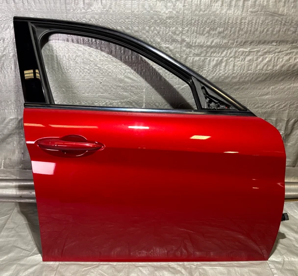 2017-2022 Alfa Romeo Giulia Passenger Front Door Assembly / Rosso Competizione   AG007