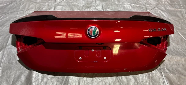 2017-2022 Alfa Romeo Giulia Quadrifoglio Trunk Lid Panel w/ Carbon Fiber Spoiler / Rosso Competizione   AG007