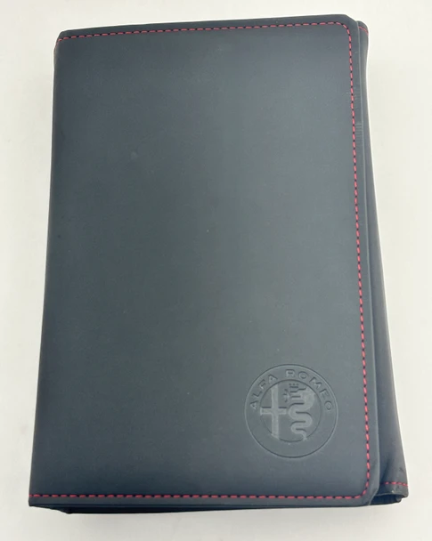 2018 Alfa Romeo Giulia Quadrifoglio Owner's Manual w/ Case /   AG007