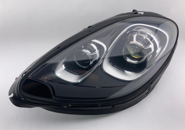 2015-2018 Porsche Macan Driver Side Xenon HID Headlight  /   PM006