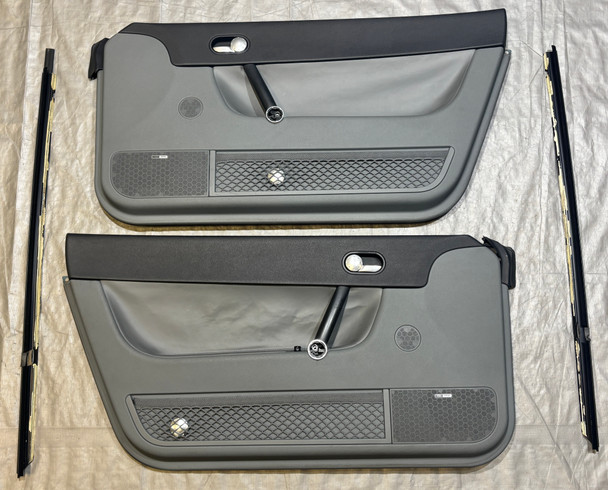 2000-2006 Audi TT Interior Door Panels / Pair / Gray Leather *DAMAGE* /   T1037