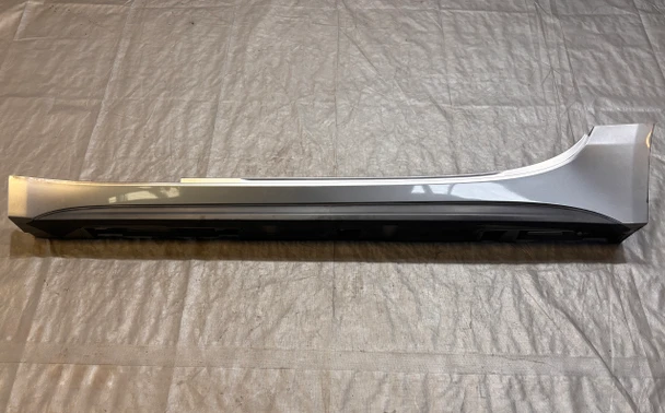 2017-2020 Fiat 124 Spider Abarth Driver Side Skirt Rocker Panel / Grigio Argento  FD034