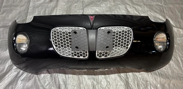 2006-2009 Pontiac Solstice 2.4l OEM Front Bumper Cover w/ Grilles / Fog Lights /    PS078