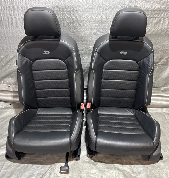 2018-2019 Volkswagen MK7 Golf R Vienna Black Leather Front Seats / Pair *DAMAGE* /   M7R14