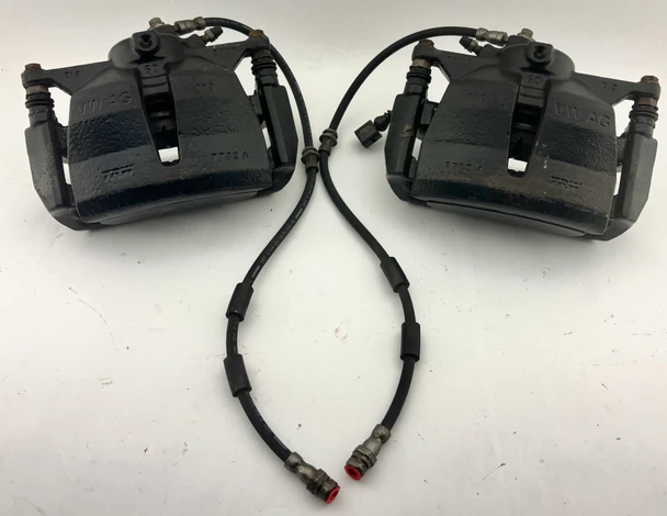 2015-2019 Volkswagen MK7 Golf R Front Brake Calipers / Pair / Black / 75K M7R14