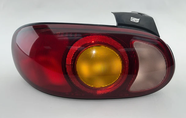 1999-2000 Mazda Miata Driver Tail Light  /   NB285