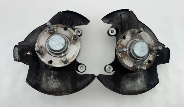 1999-2002 Mazda Miata Front Spindles / Hubs / Pair / 115k /  NB285