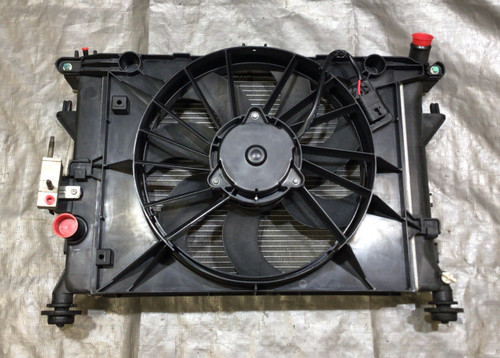 2006-2009 Pontiac Solstice 2.4l Radiator & Condenser Assembly / Manual ...