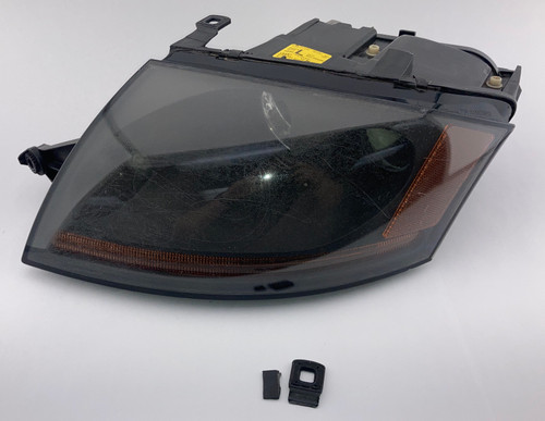 tadi.515 2001-2006 Audi TT 1.8l Driver Side Headlight / Xenon HID *Broken