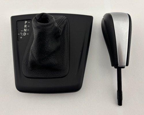 2009-2016 BMW E89 Z4 Automatic Shift Knob w/ Boot / Indicator
