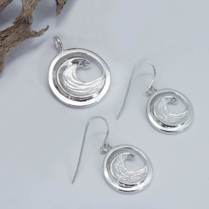 Sterling Silver Perfect Wave Pendant