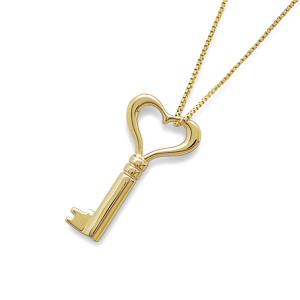 Beautiful 14kt Gold Heart Key Pendant