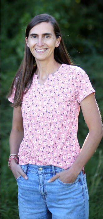 Amy, founder of KnitFabric.com