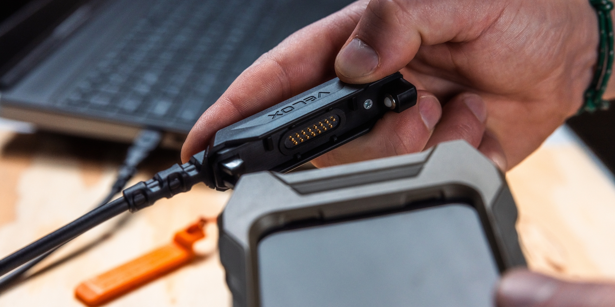 VELOX Field Cable connected to a Smart-Block-equipped OPRTR case
