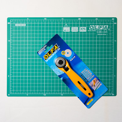 OLFA RTY-1C & CM-A4 Cutting Mat Starter Kit