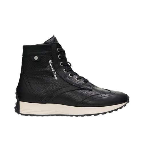 Olivia Women's golf shoe black made for cold season golf the best golf boots for women