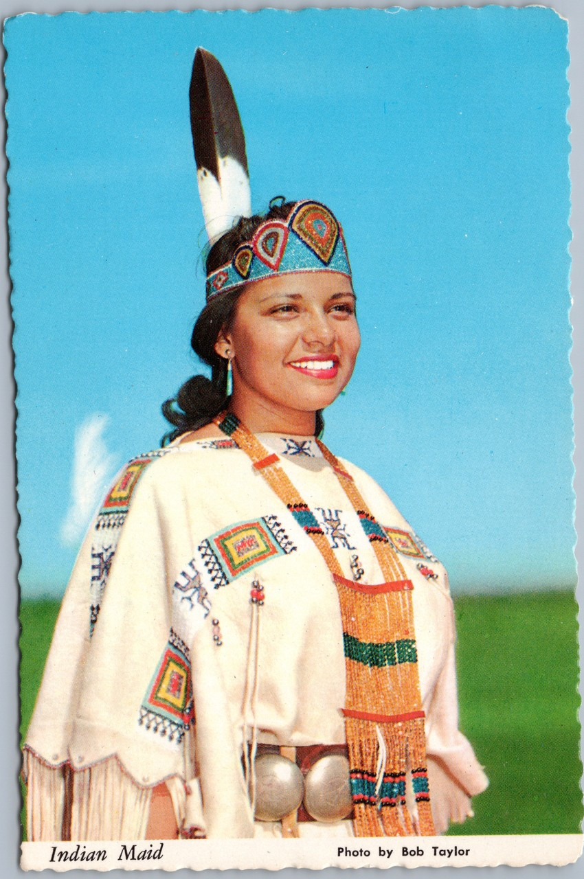 Native american, Indians in traditional dress Stock Photo by ©spaker  65434617