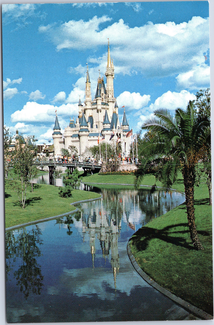 Disney World - Cinderella's Castle 0100-10203 (3-11-215) - The Gayraj