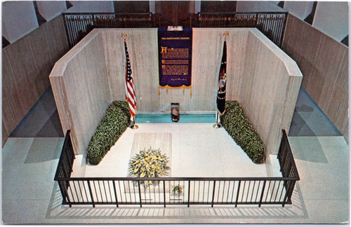 Eisenhower Center Place of Meditation - Eisenhower tomb