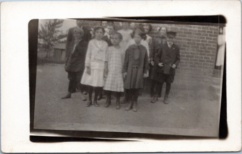 Group of children in dress clothes - fuzzy picture - AZO 1904-1918