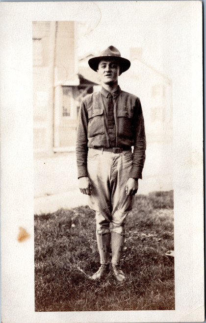 Man in World War I military uniform AZO 1918-1930