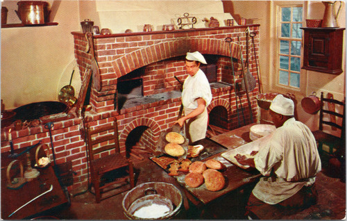 Colonial Williamsburg: Raleigh Bake Shop - baking bread