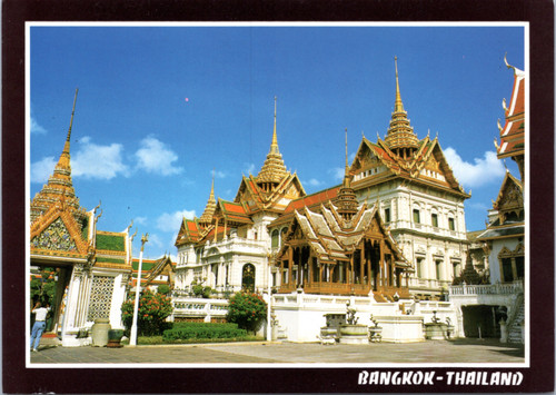 The Royal Grand Palace, Chakri and Dusit Maha Prasadh Throne Halls