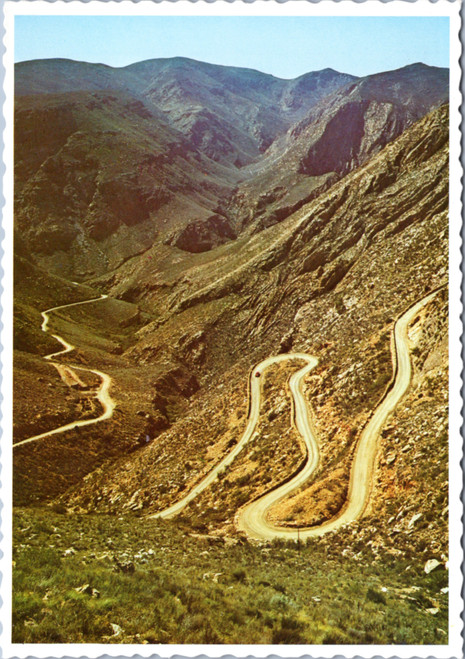 Swartberg Pass - winding bends and mountains