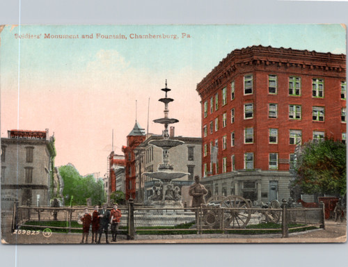 Postcard PA Chambersburg - Soldier's Monument and Fountain