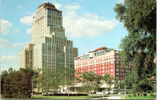 Postcard MO St. Louis - The Chase Park Plaza