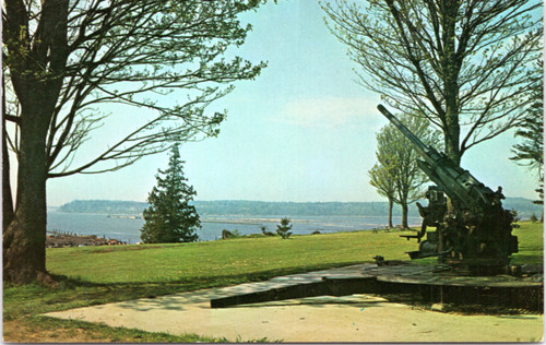 Postcard WA Everett - Legion Park with Cannon
