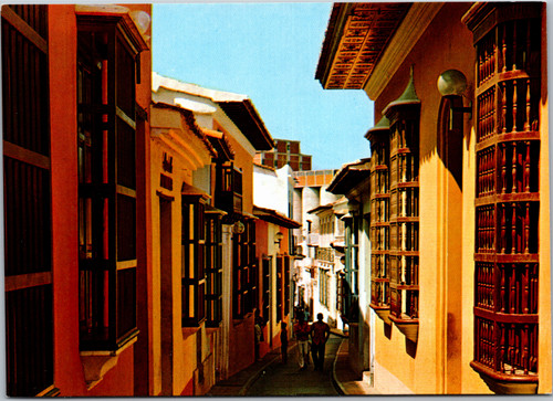 Street in Old La Guaira  (31-707)