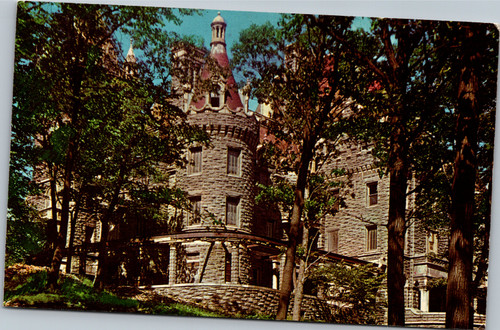 Postcard NY Thousand Islands Boldt Castle on Heart Island