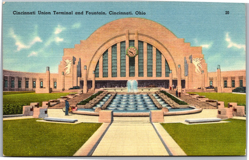 Postcard OH Cincinnati Central Union Station and Fountain