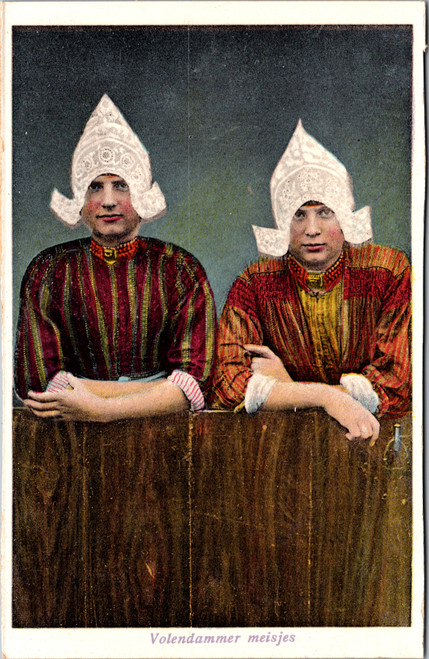 Volendammer meisjes  Volendam Girls