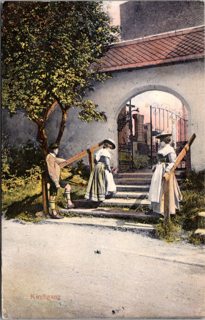 Kirchgang churchgoers in traditional dress