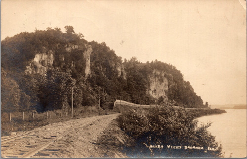 River View Savanna IL traintracks  Mississippi River Bluff