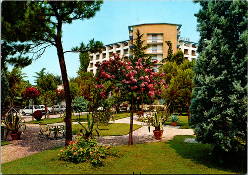Vintage postcard of Ariston Molino Antiche Terme hotel and gardens in Abano Terme Italy
