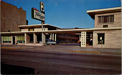 Indianapolis East Travel Lodge 516 E Washington Street Indiana vintage motel postcard