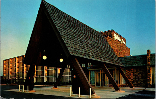 Holiday Inn Detroit Hazel Park Michigan neon sign and dining room vintage chrome postcard