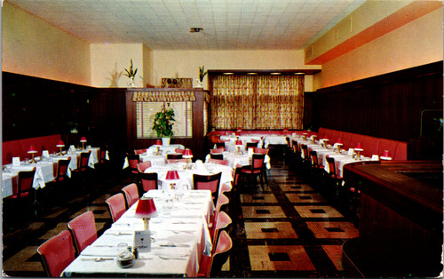 Vintage postcard Host Ways Motel East Brunswick New Jersey showing sign pool lounge and guest room interior