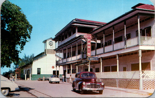 Hotel Paris Ceiba Honduras street scene with classic cars 1957 postcard