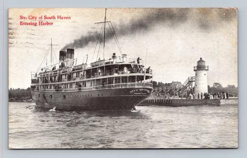 Str. City of South Haven entering harbor in South Haven Michigan vintage postcard