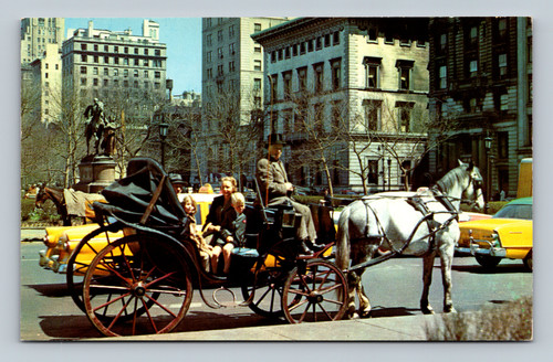 Carriages on 59th Street New York City with horse-drawn carriage