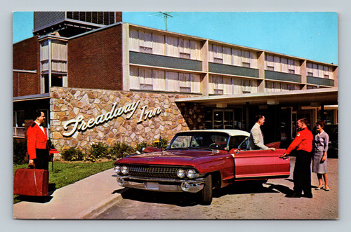 Treadway Inn with pool and golf course in St. Davids Pennsylvania