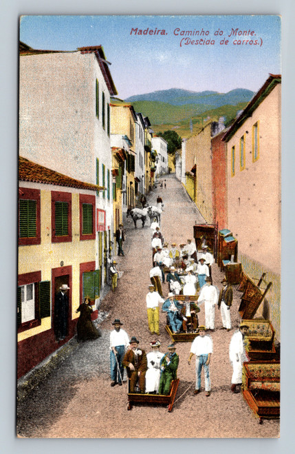 Descent of cars on Caminho do Monte in Madeira