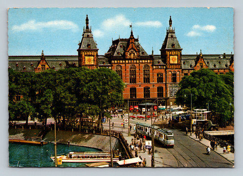 Postcard of Amsterdam Centraal Station published by Rembrandt Amsterdam