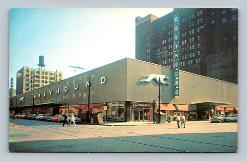Greyhound Bus Terminal building with shops and tunnels in Chicago