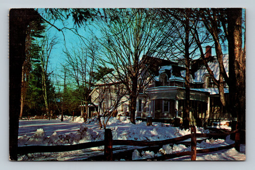 Pine Knob Inn with swimming pool, tennis courts, and nearby golf and skiing in Canadensis PA