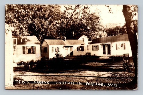 Ted's Cabins on Hy 51 -16 in Portage Wisconsin vintage postcard